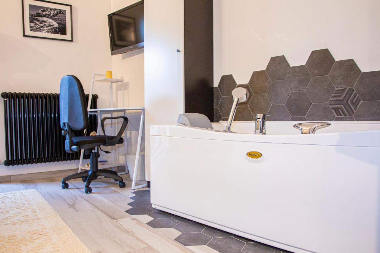 Suite Black And Wite Pisa Exterior foto