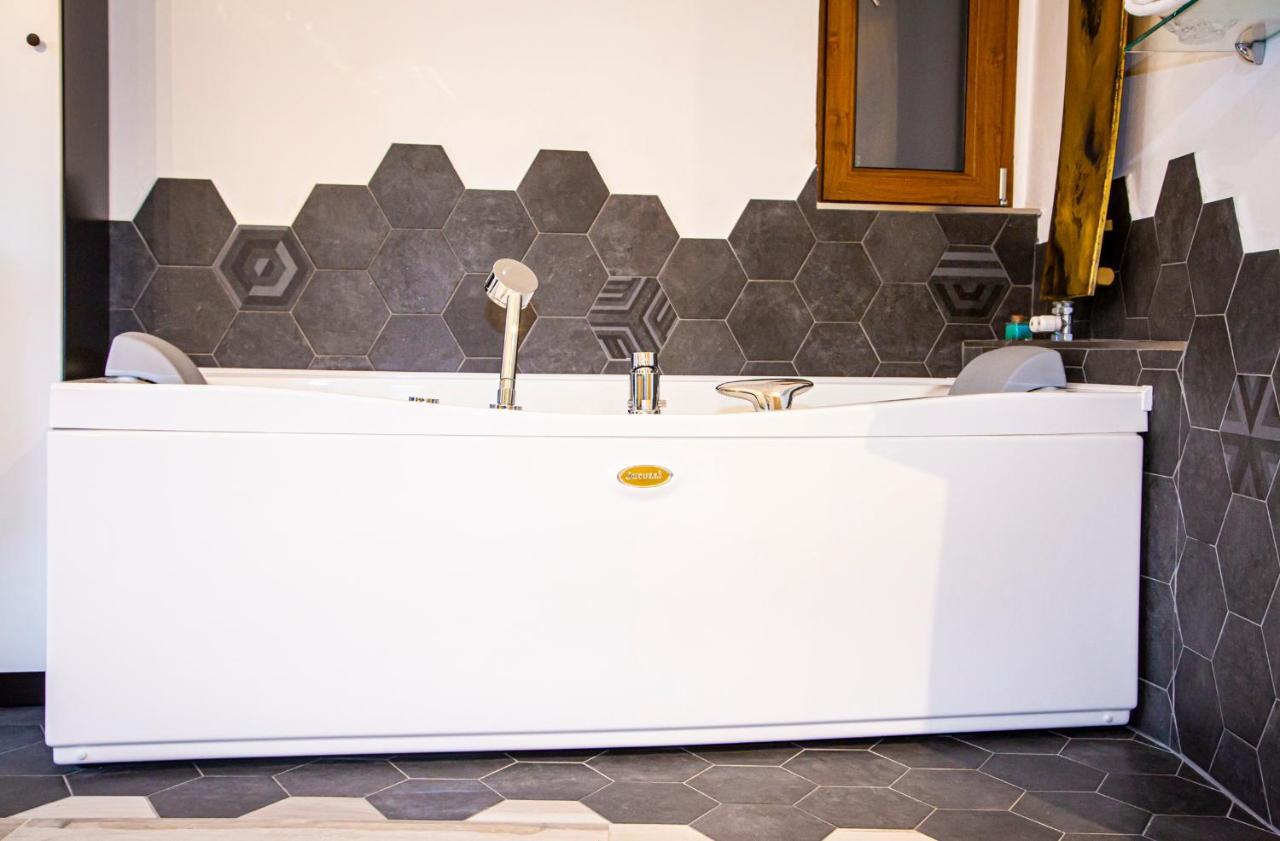 Suite Black And Wite Pisa Exterior foto